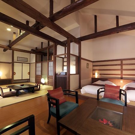 Naraya Hotel Кусацу Екстериор снимка