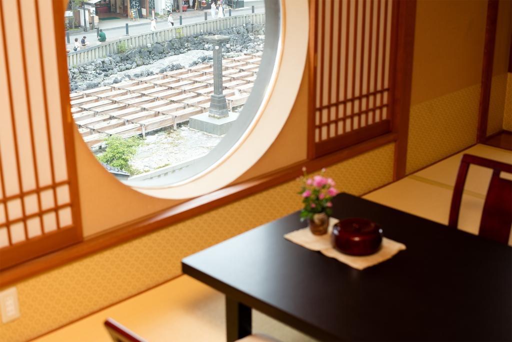 Naraya Hotel Кусацу Екстериор снимка